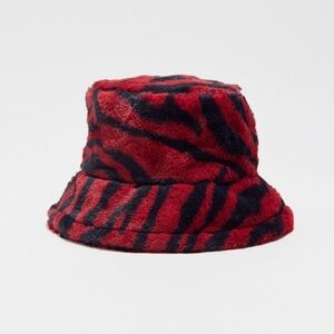 Urban Outfitters- Knox Printed Faux Fur Bucket